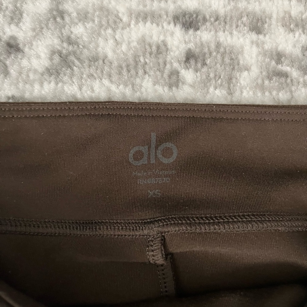 Alo Yoga Airbrush High-Waist Flutter Legging - Picture 10 of 10